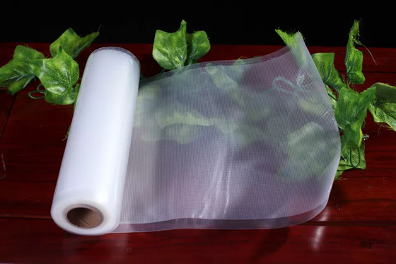 PE PA Vaccum Seal Roll Plastikowe wytłoczone próżniowe torby uszczelniające Rolki do kuchenki mikrofalowej